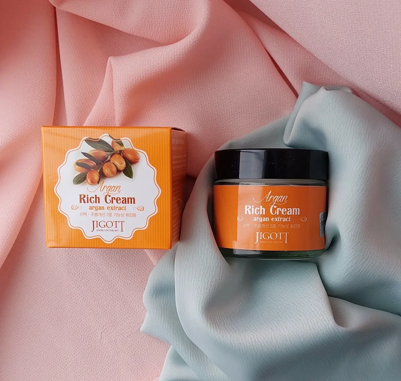 Насичений крем для обличчя з аргановою олією Jigott Argan Oil Rich Cream - Зображення 1